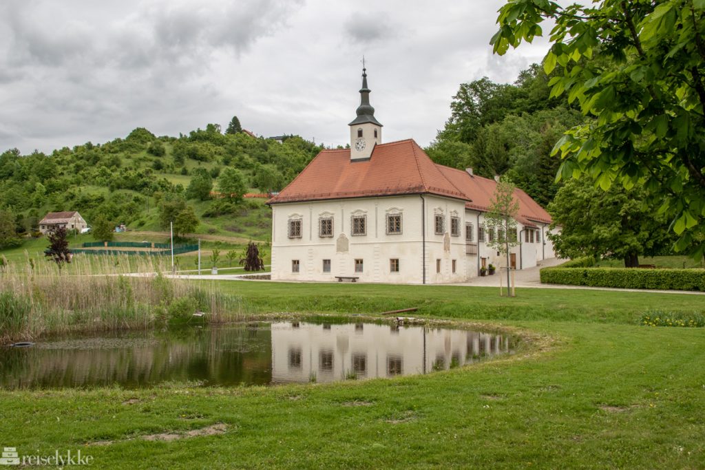 Dveri Pax i Slovenia