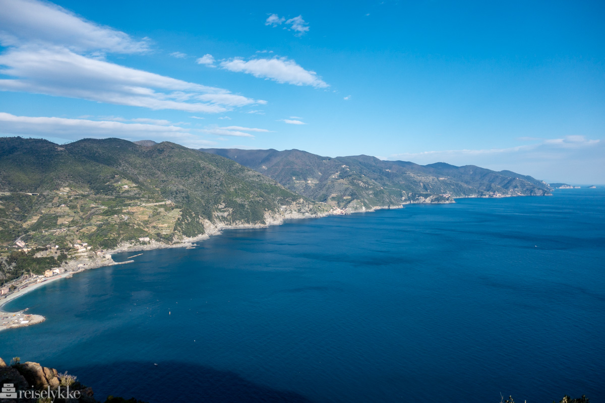 Utsikt mot Cinque Terre fra Punta Mesco mellom Levanto og Monterosso al Mare